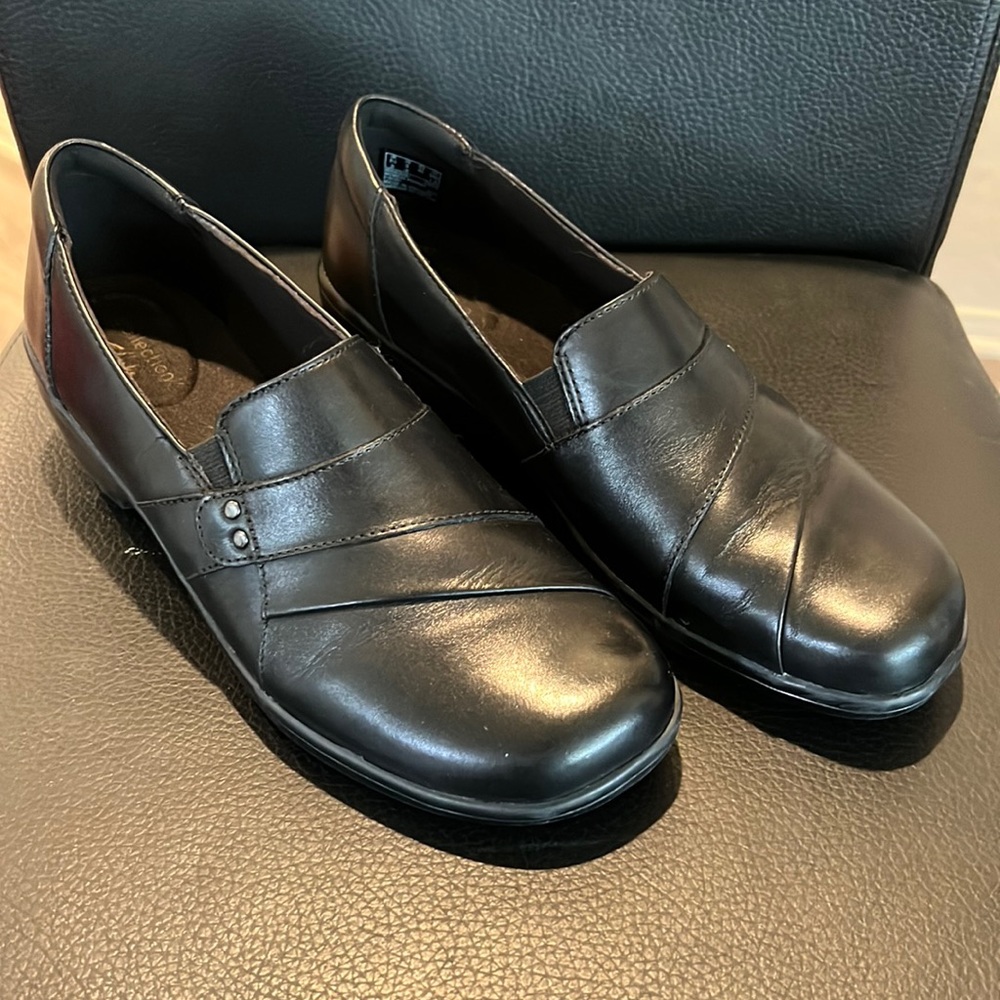 Clarks Women's May Marigold Slip-On Loafer sz9